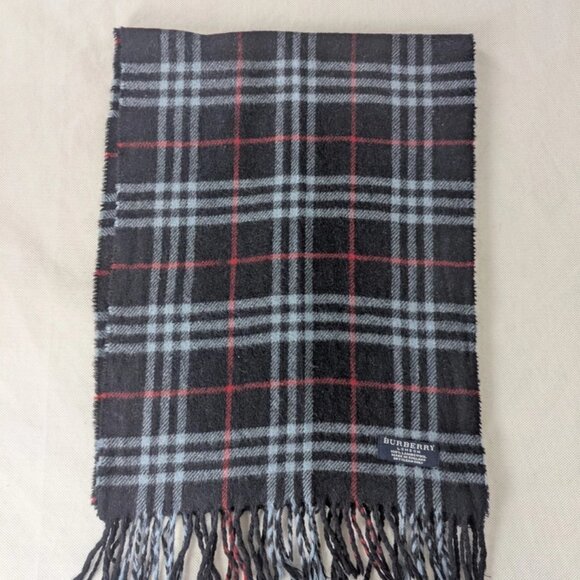 Burberry Unisex Lambswool Check Scarf Blue – Pre-Owned – Warm Designer Style. - Picture 5 of 7